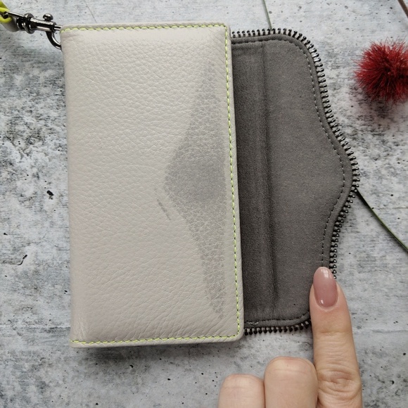 REBECCA MINKOFF tech M.A.B. tech wristlet iPhone7 - Picture 4 of 8